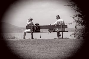 Emotionen die verletzen kommen aus dem Glauben getrennt zu sein